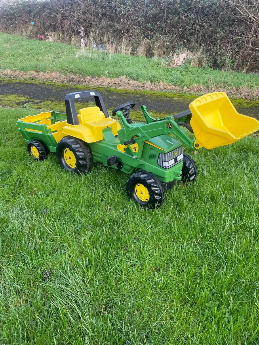 Kids paddle rolly John deere tractor and trailer - Image 1