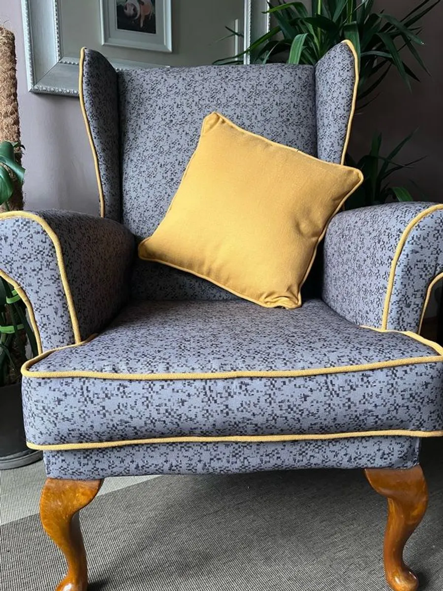 Wingback chair - Image 3