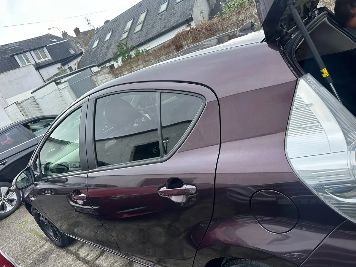 Toyota Aqua 1.5 hybrid automatic 2014 - Image 4