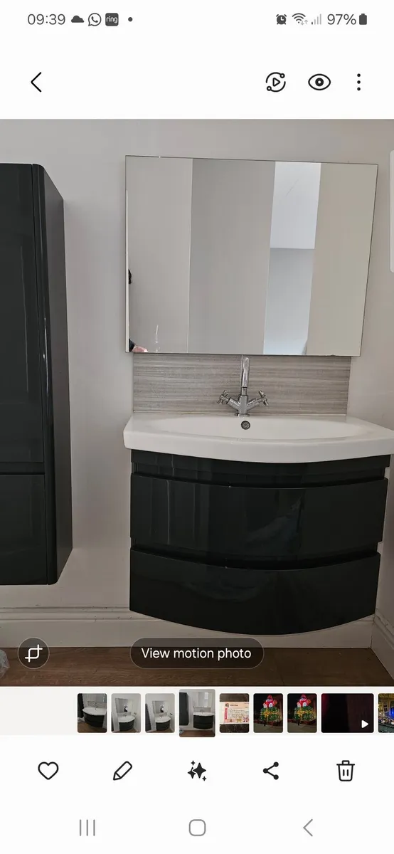 Bathroom vanity (wall hung) - Image 1