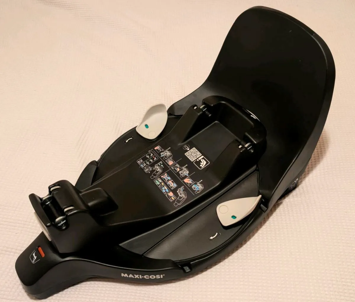 Maxi Cosi car seat & Isofix base - Image 4