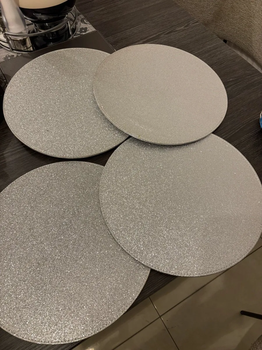Place mats - Image 1