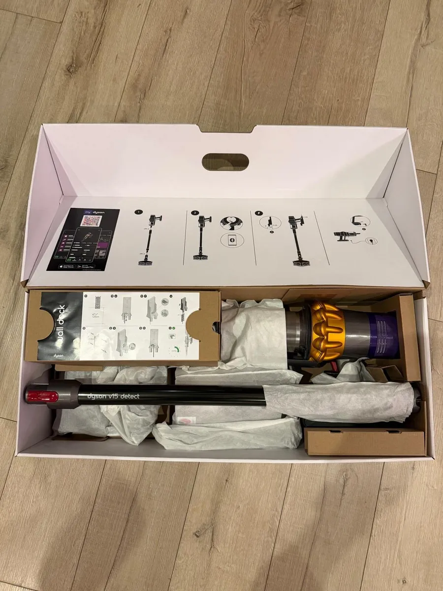 Dyson V15 Detect - Image 1