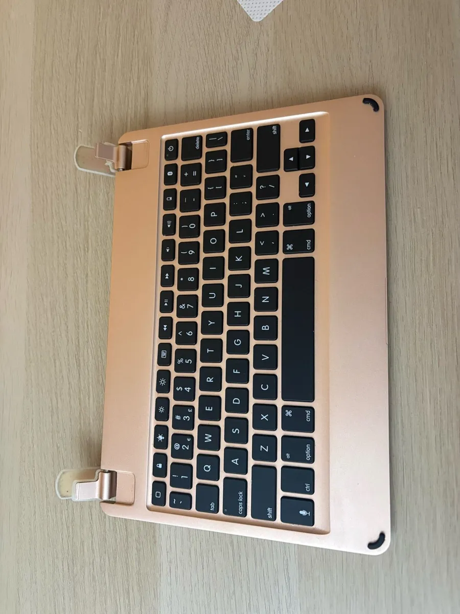 IPad 8th Generation and Keyboard - Image 3