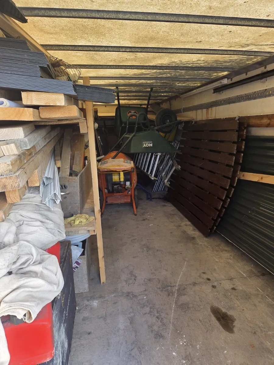 Garden shed €400. Garden gates €500. - Image 2