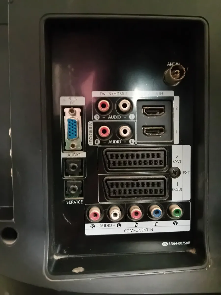 Samsung 36" Television - Image 4