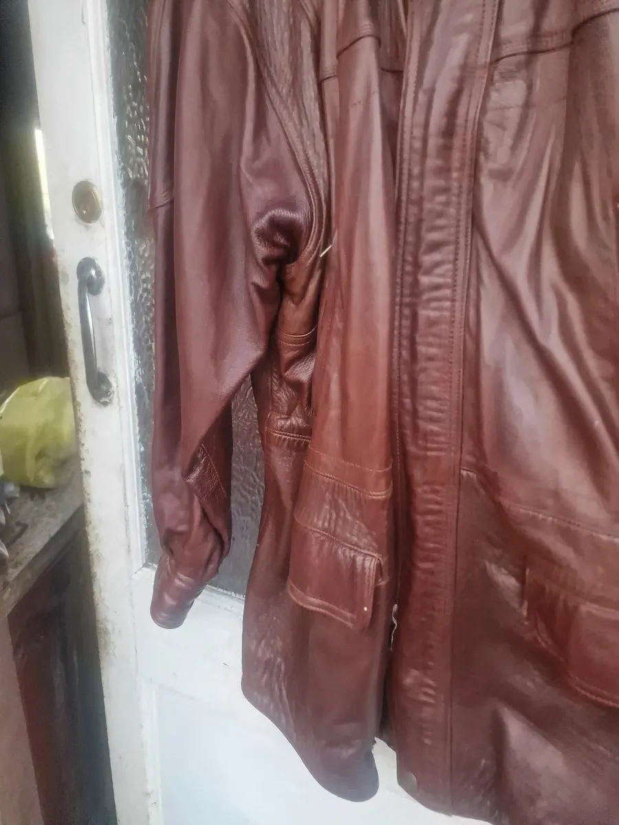 Mens leather jacket. - Image 1