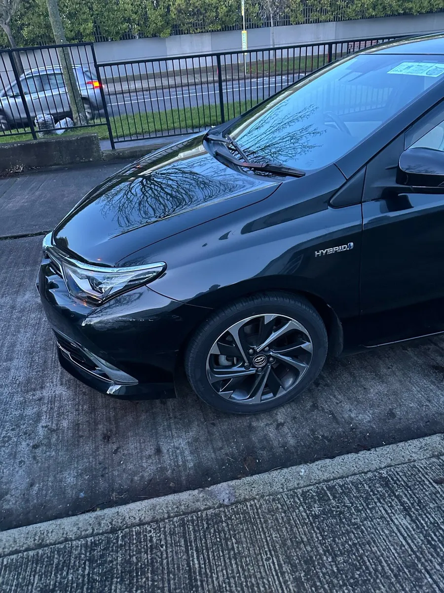 Toyota Auris - Image 2
