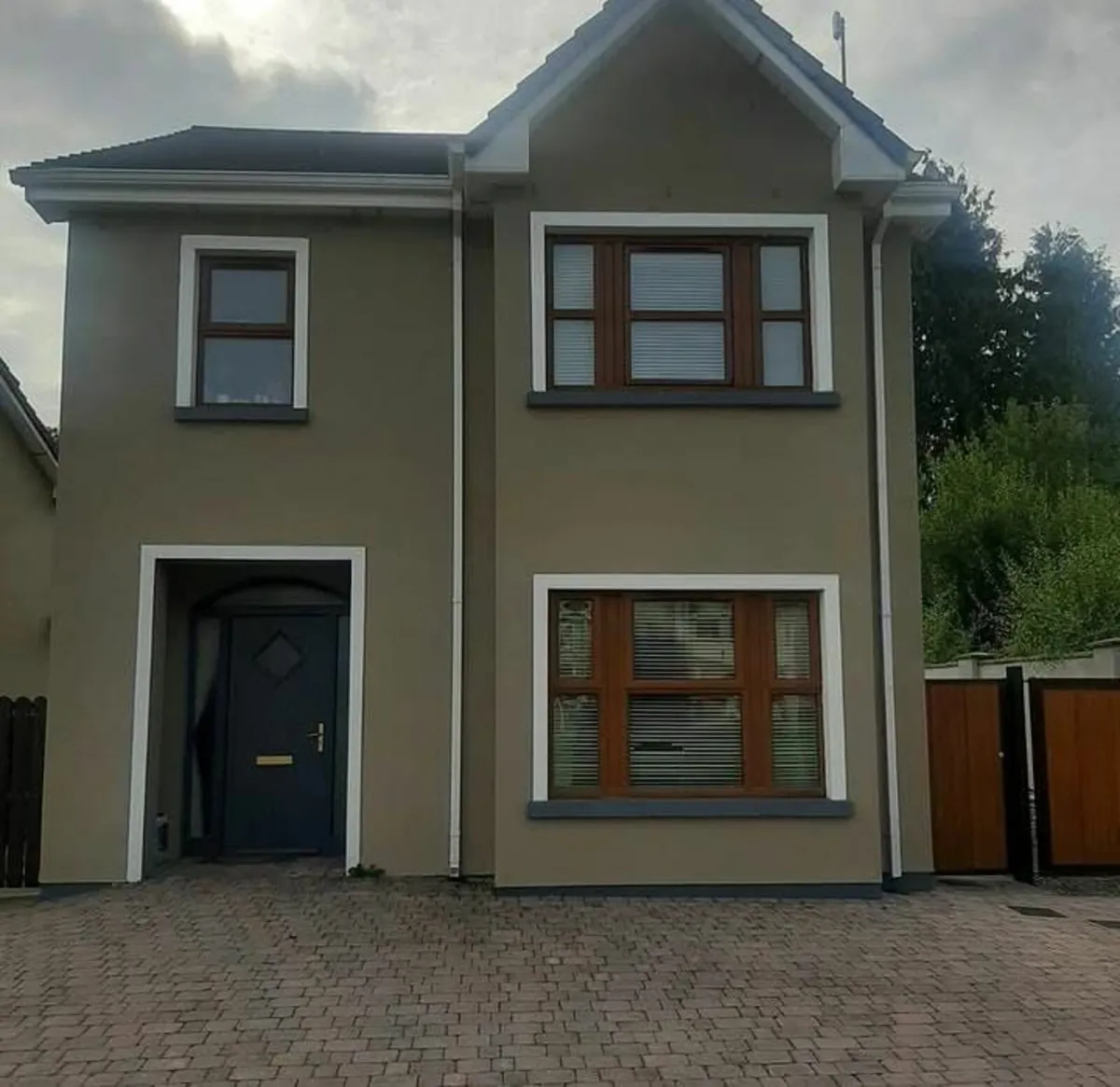 Painter and decorator available - Image 3