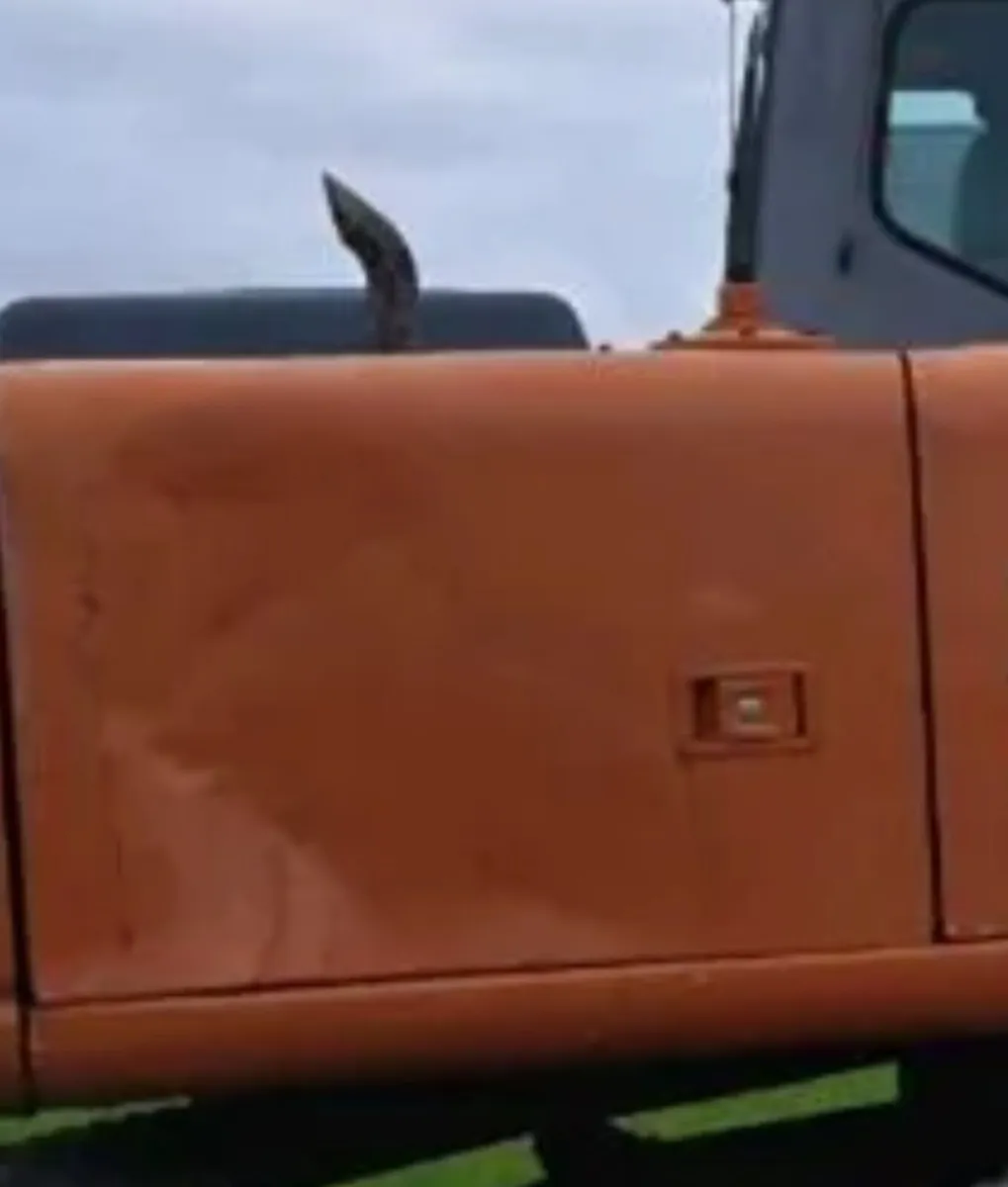 Wanted hitachi zx130-1 doors - Image 2