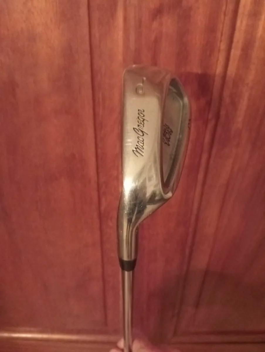 Left Handed MacGregor Pitching Wedge As New - Image 2