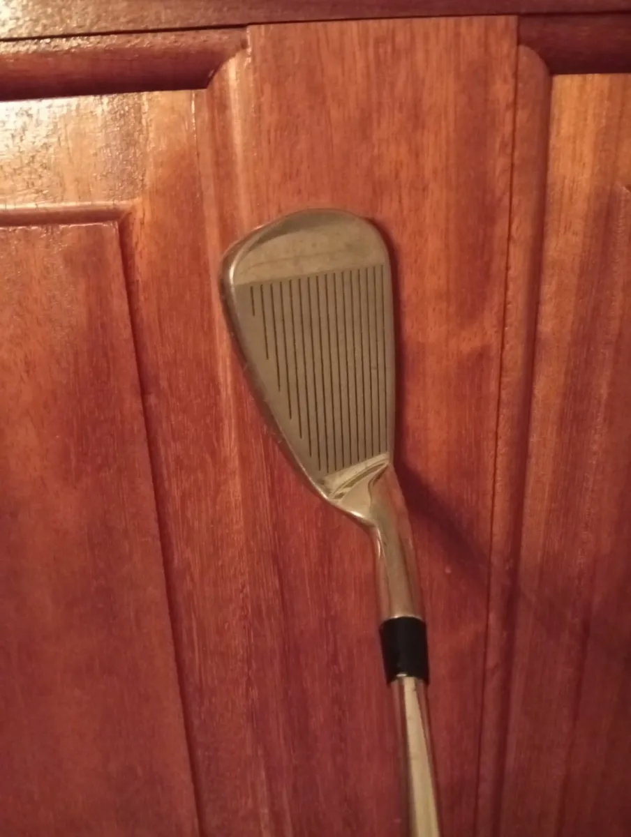 Left Handed MacGregor Pitching Wedge As New - Image 3
