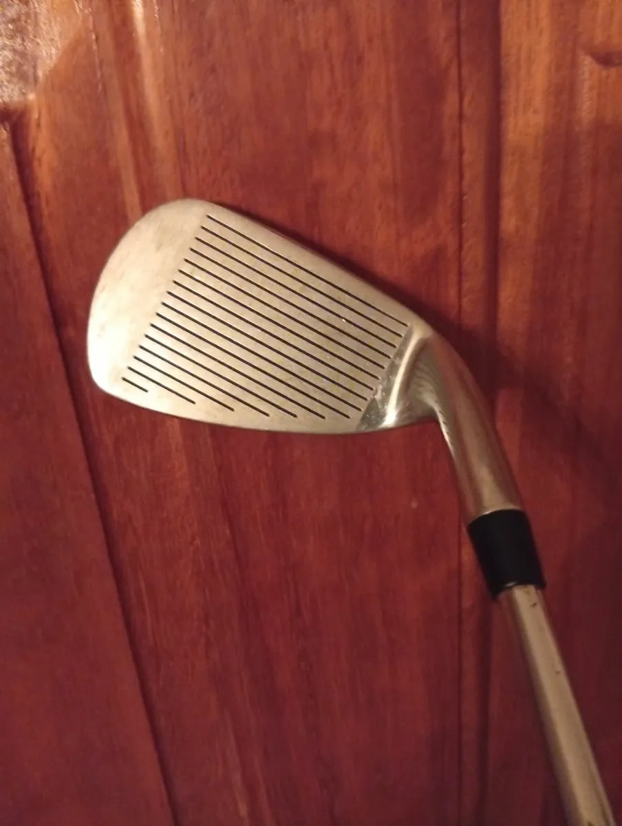 Left Handed MacGregor Pitching Wedge As New - Image 4