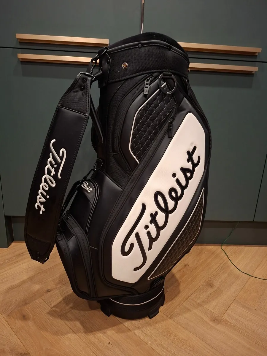 Titleist Tour Bag Mid Size - Image 3