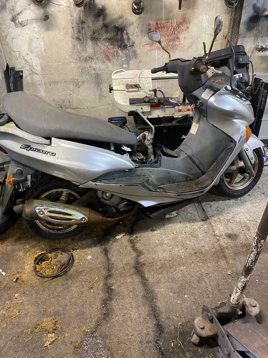 Suzuki moped