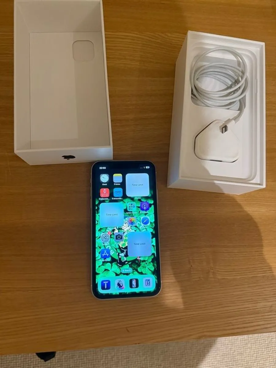 IPhone XR 64GB Vodafone - Image 2