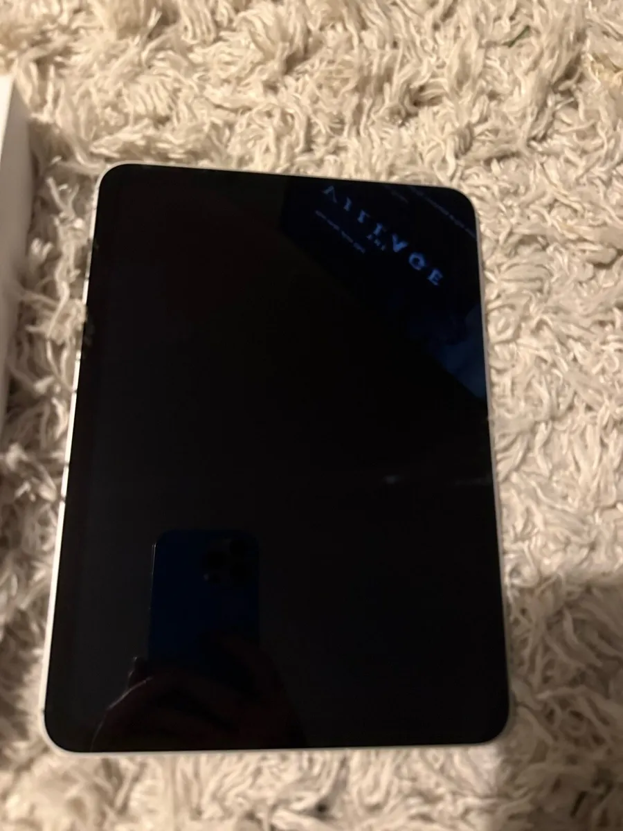 iPad 10 Generation WI-FI and Cellular 64 Silver - Image 3