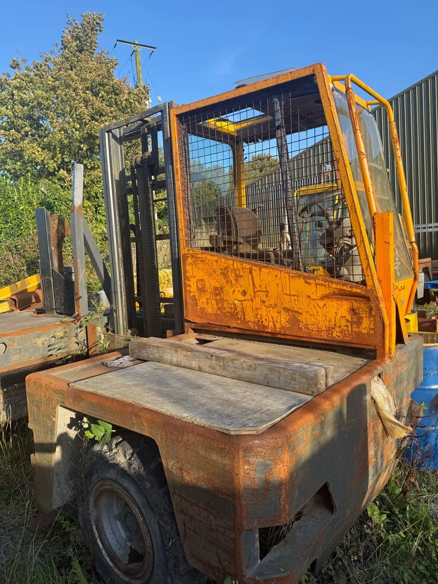 Baumann 5t side loader forklift - Image 3
