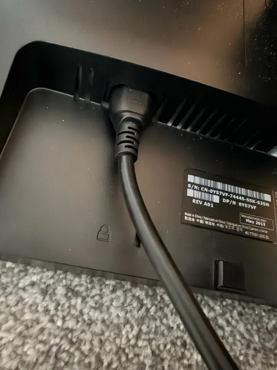 Dell P2213T 22-inch LED-backlit LCD monitor - Image 4