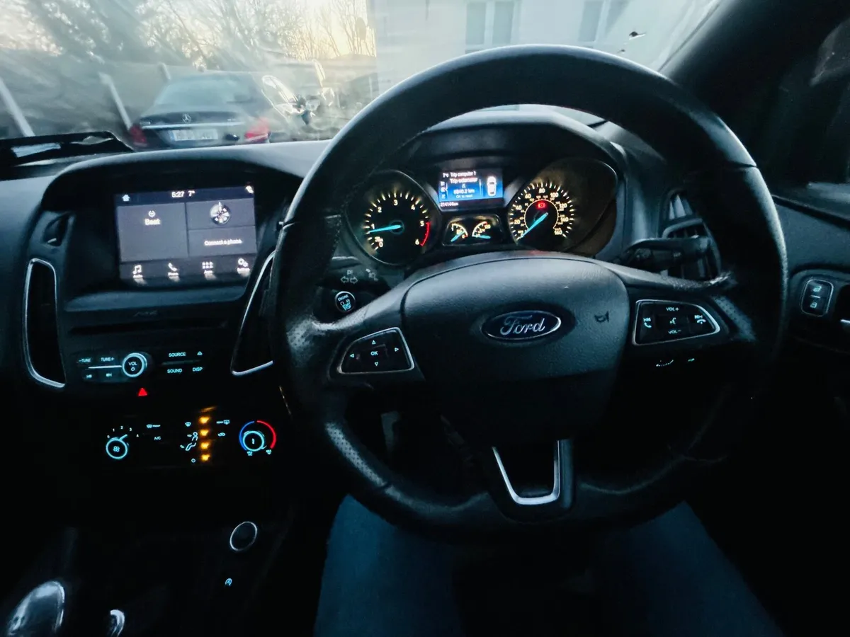 FORD FOCUS ST LINE 120 BHP TDCI 2017 - Image 2