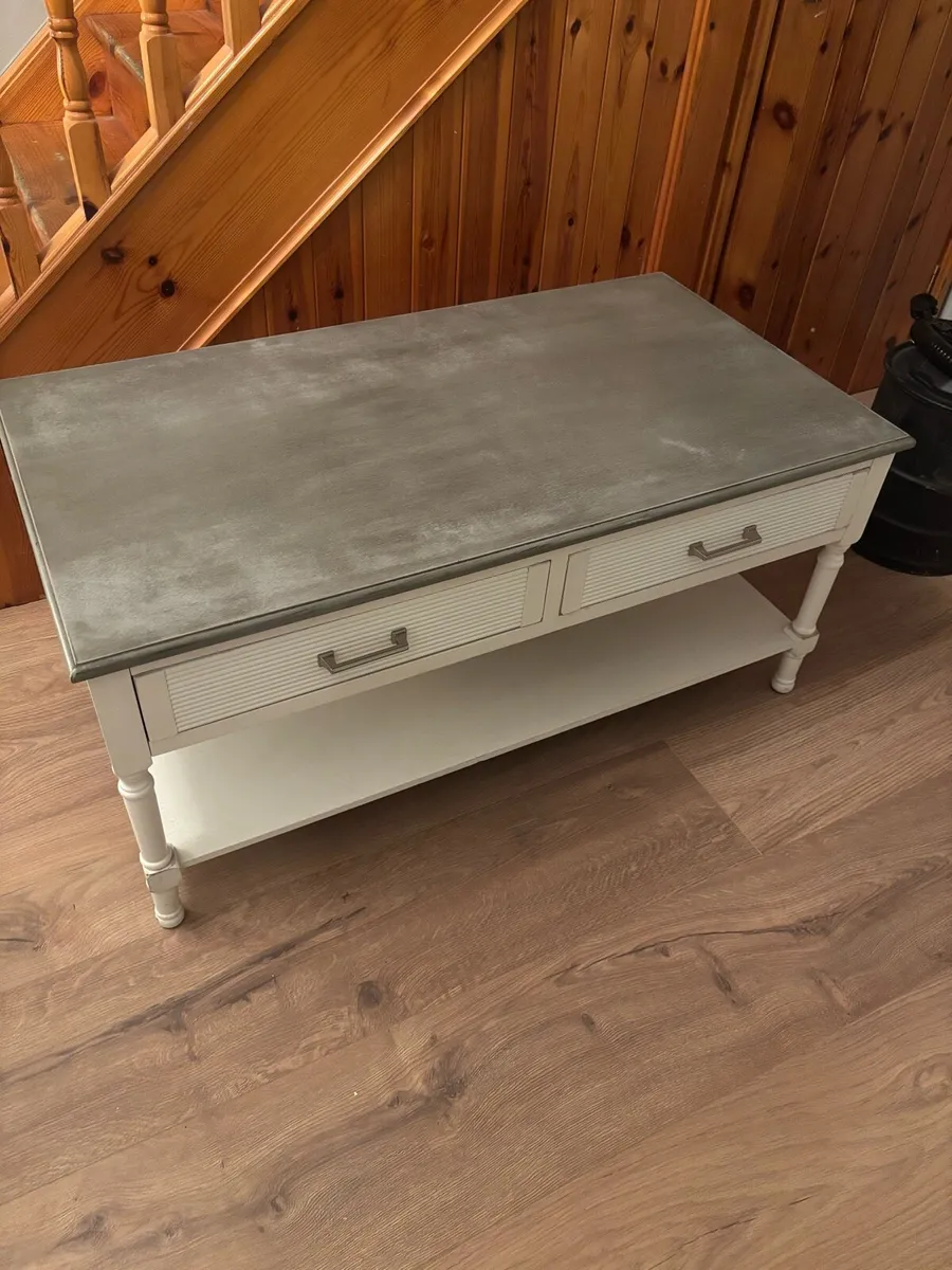 Coffee and side table - Image 1