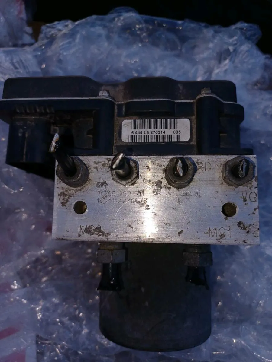 Peugeot 508 ABS pump - Image 3