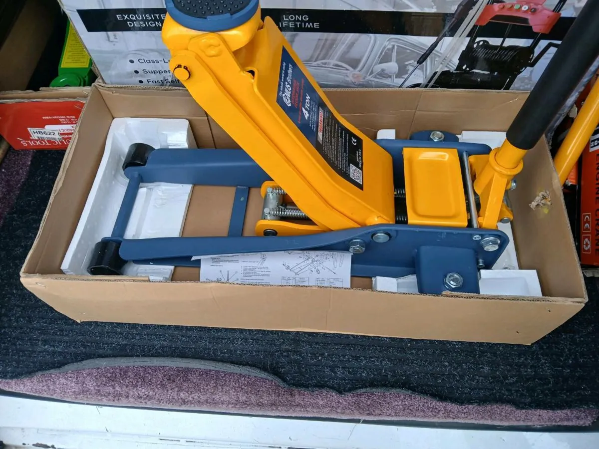 New 4toone trolly jack last 1 in stock - Image 1