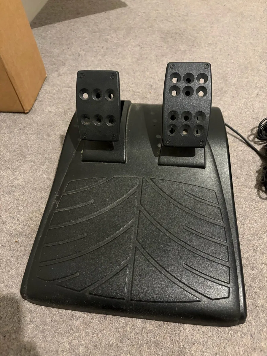 Logitech Driving Force GT Racing Wheel & Pedals - Image 3