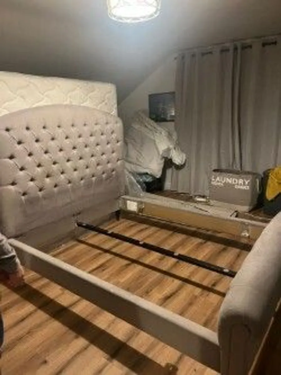 King size bed - Image 2