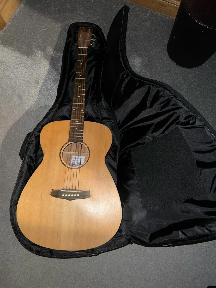 Tanglewood Acoustic Guitar + Bag - Image 3