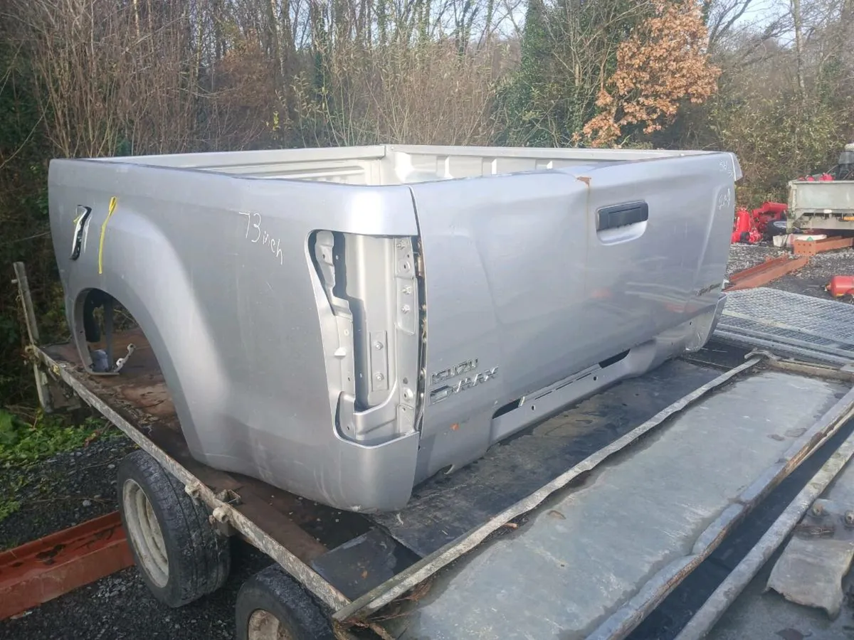 Dmax tub for sale - Image 2
