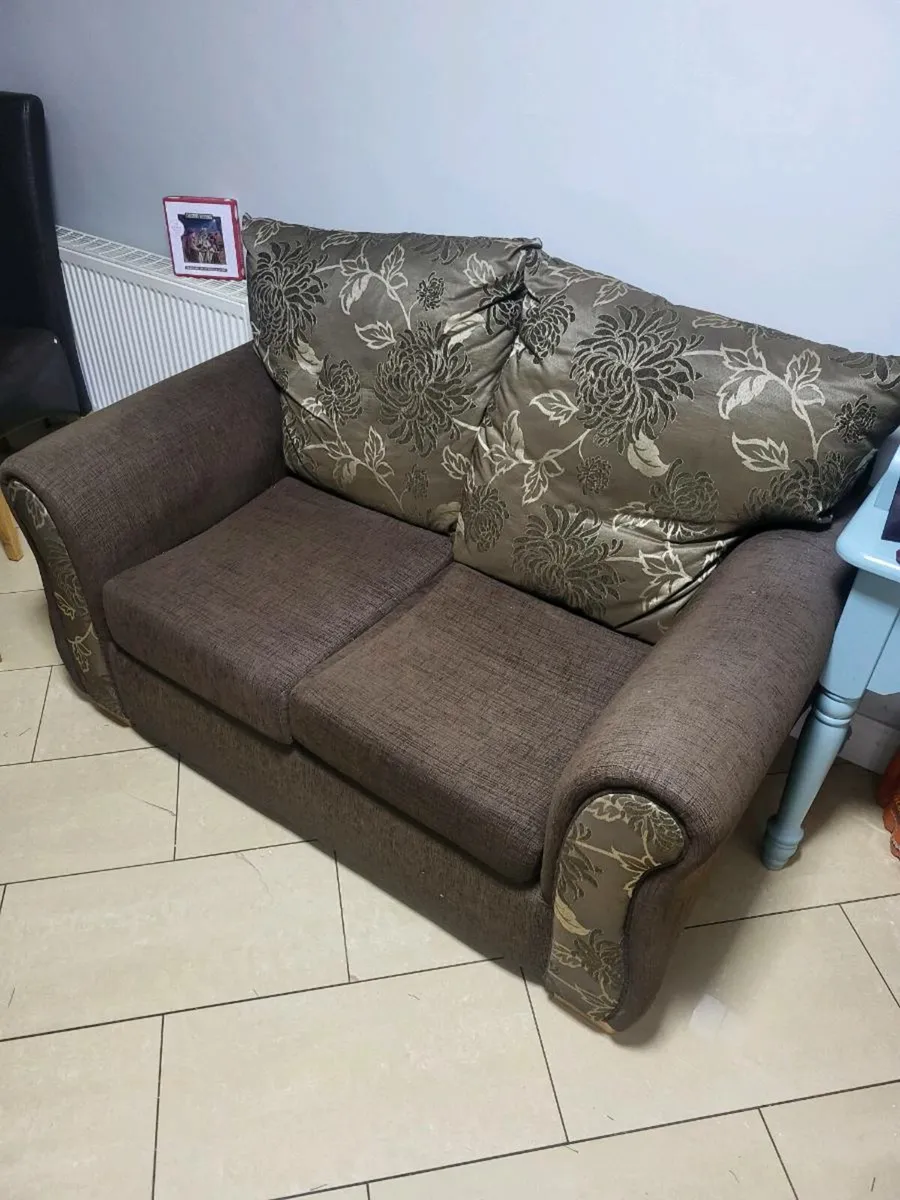 Two seater couch - Image 1
