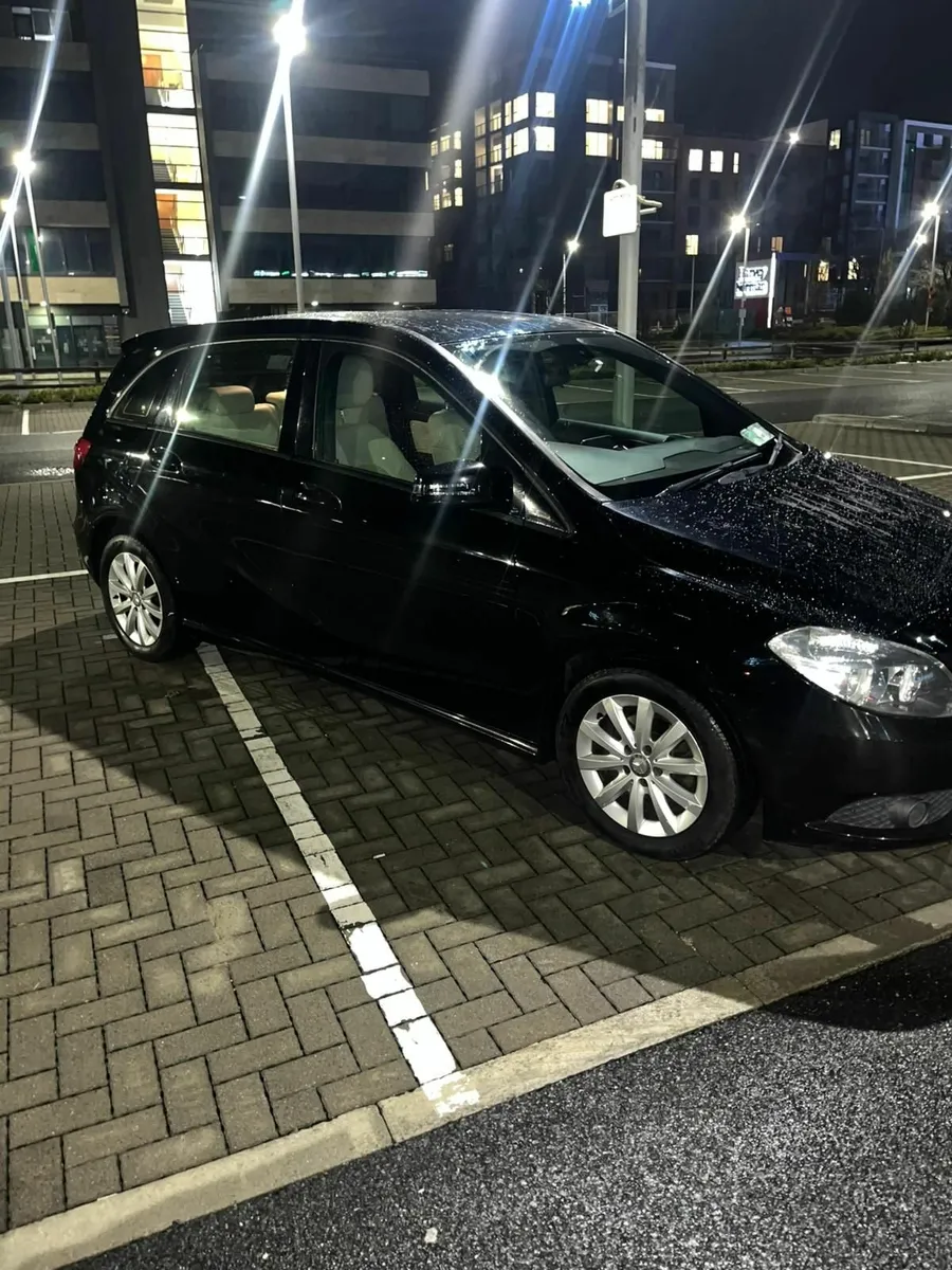 Mercedes B-Class AUTO LOW KM - Image 4