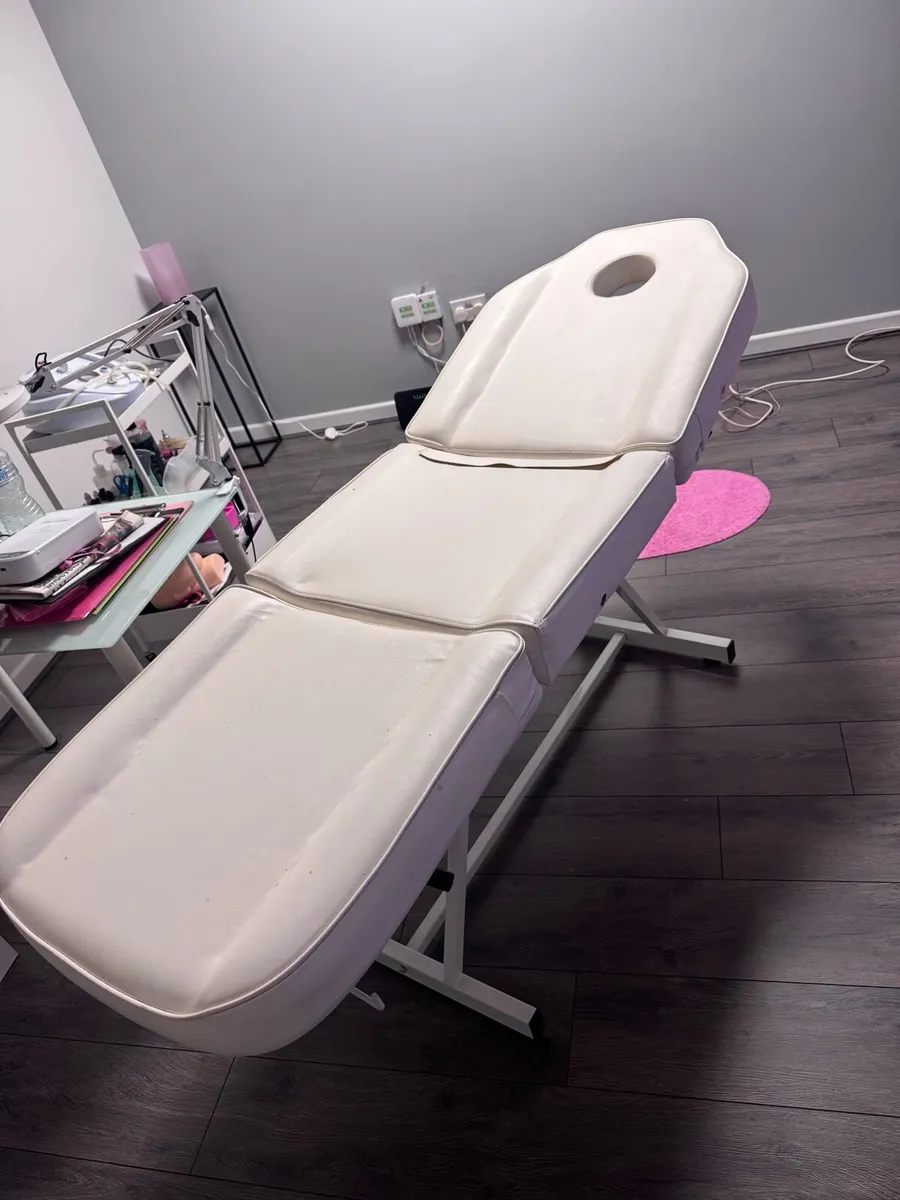 Beauty Massage chair/bed - Image 1