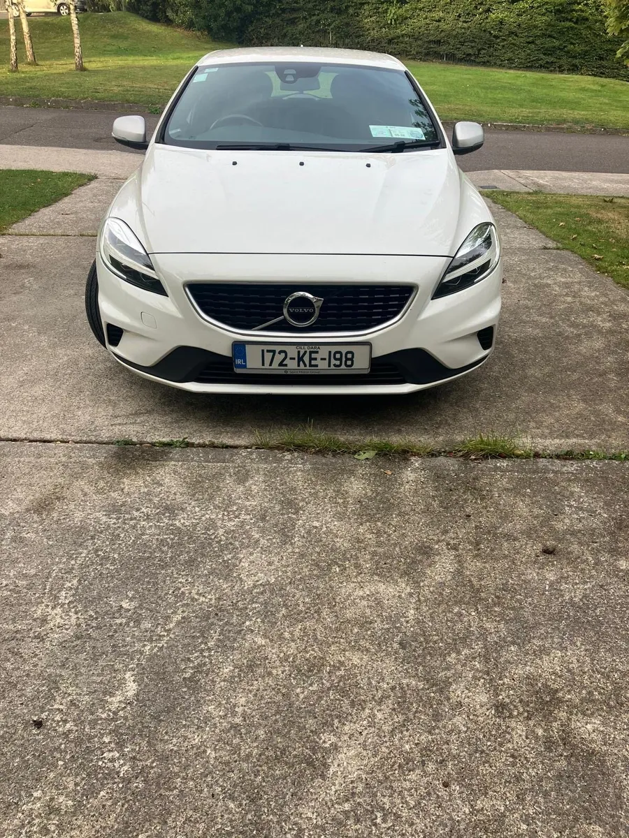Volvo V40R (Sport) - Image 1