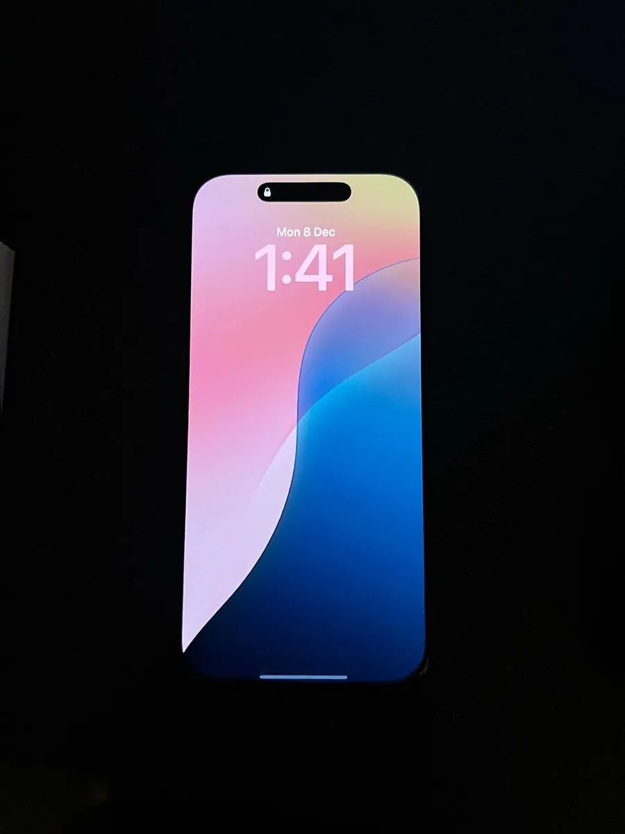 iPhone 16 Pro - Image 3