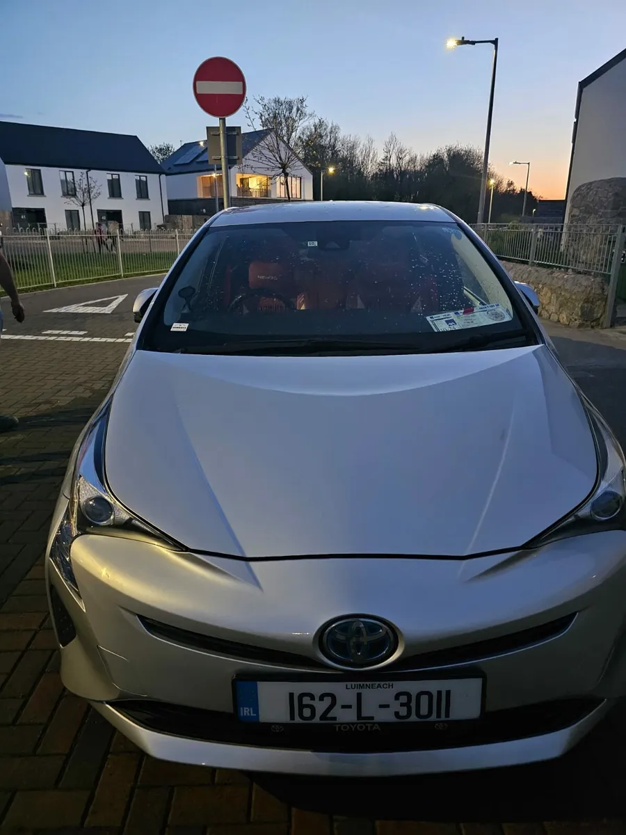 Toyota prius 20162 - Image 2