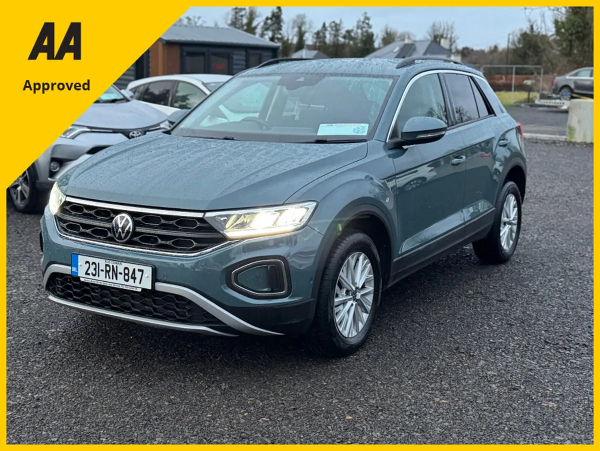 Volkswagen T-Roc LIFE 2.0 TDI MANUAL 6SPEED FWD 11 - Image 1