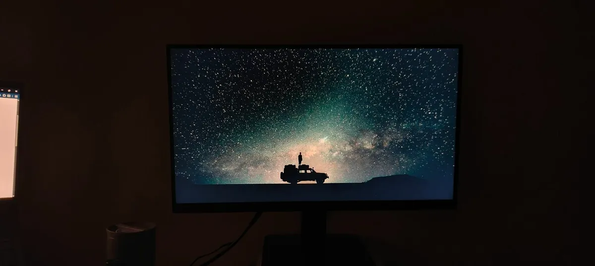 LG 22 inch 100 HZ Monitor (like new) - Image 2