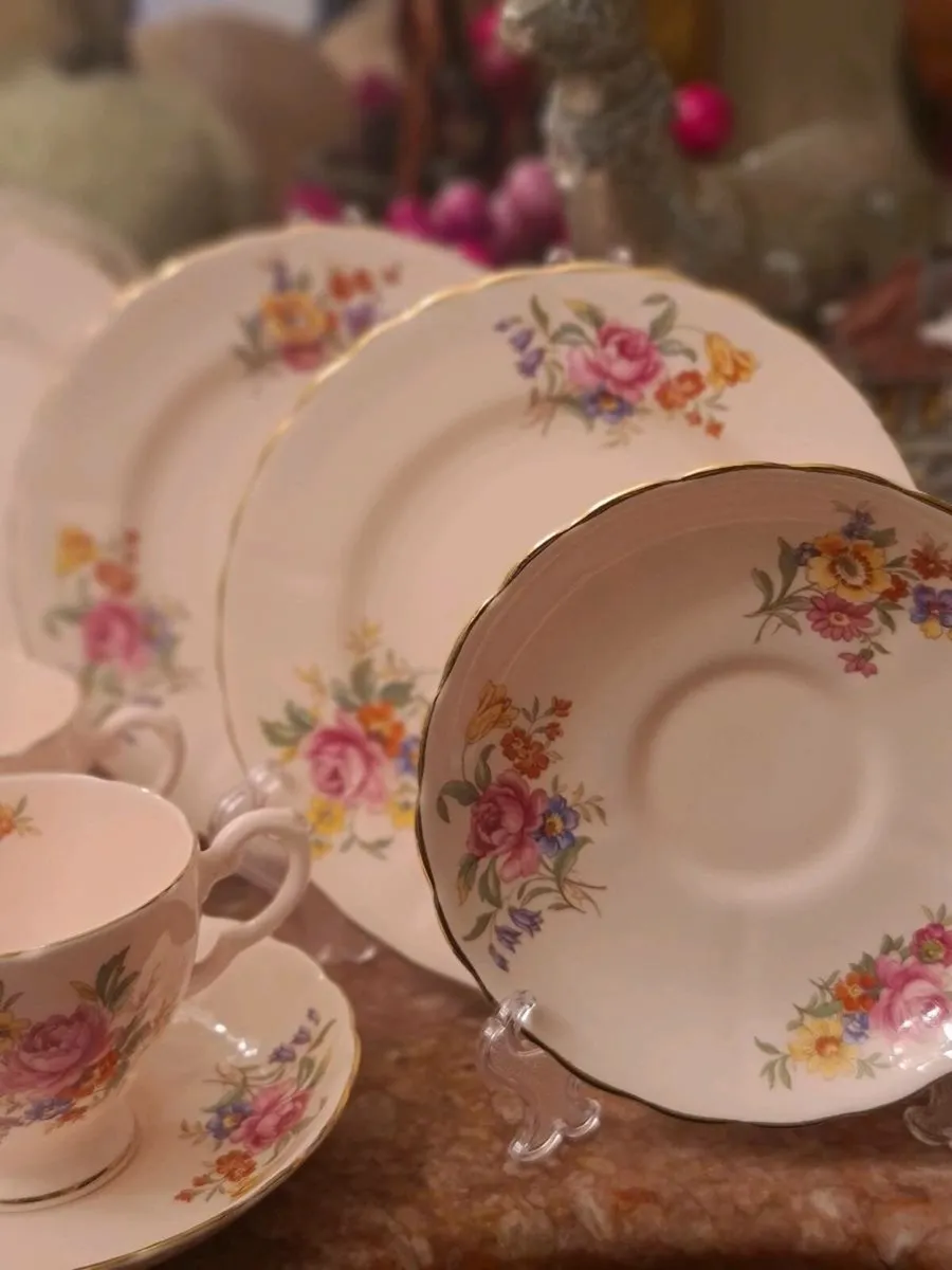 Antique tuscan teaset - Image 3