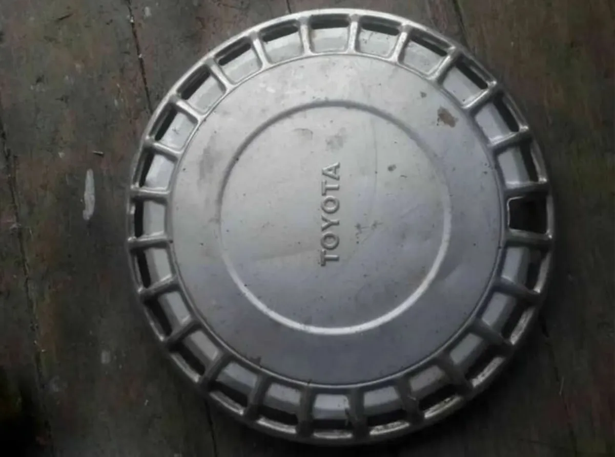 3 x Toyota Carina Mk II 13'' Steel Hub Caps - Image 4