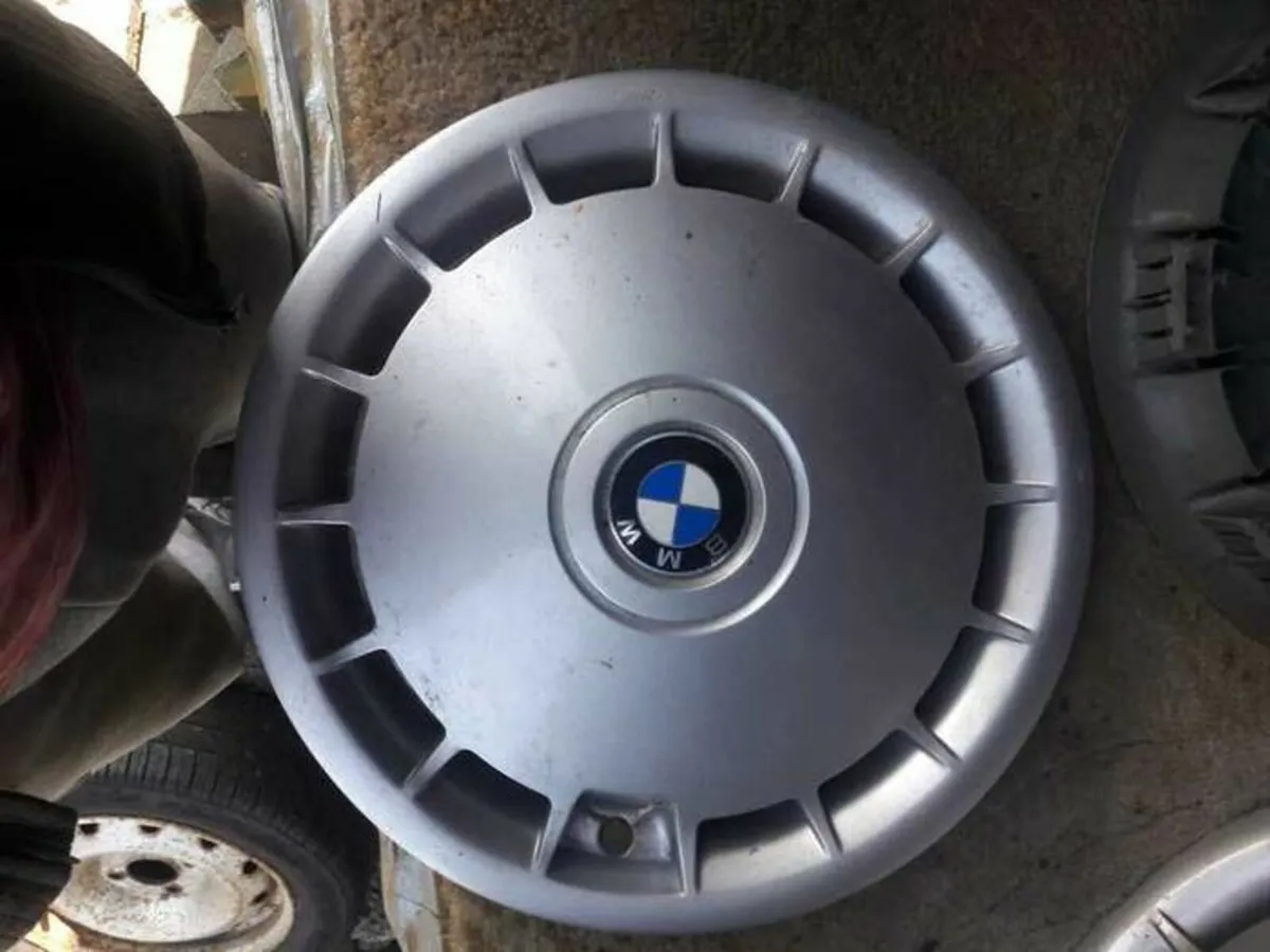 4 x BMW 14'' Genuine 1984-1992 BMW Hub Caps - Image 3