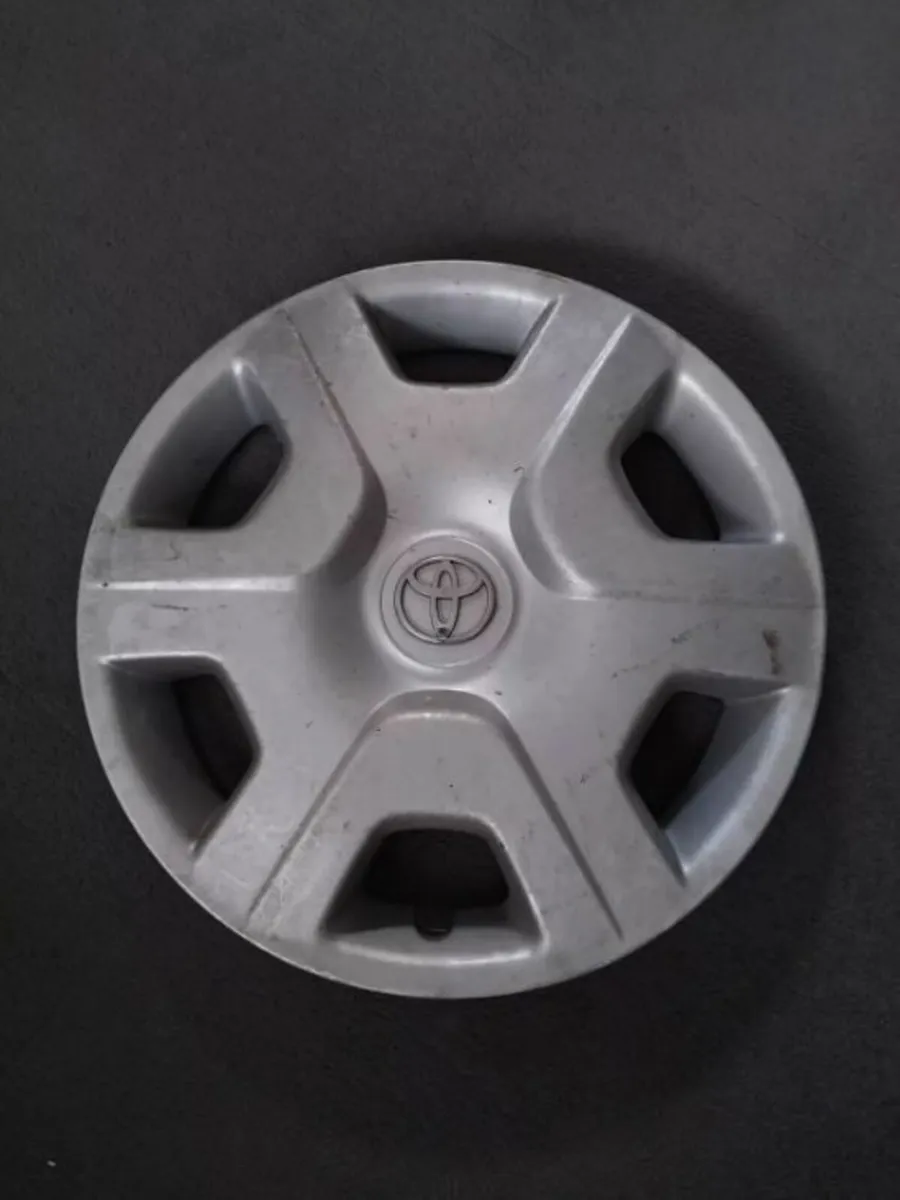 4 x Genuine Toyota Yaris 14'' Hubcap Wheel Trims - Image 1