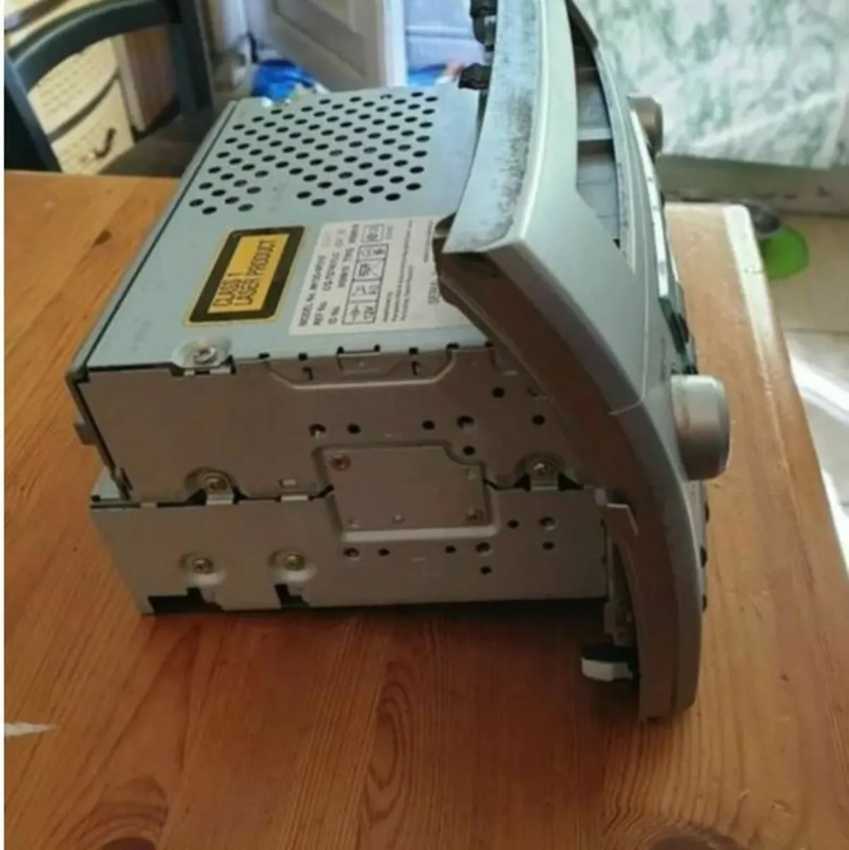 Toyota Corolla Verso AM FM Radio CD Player - Image 3