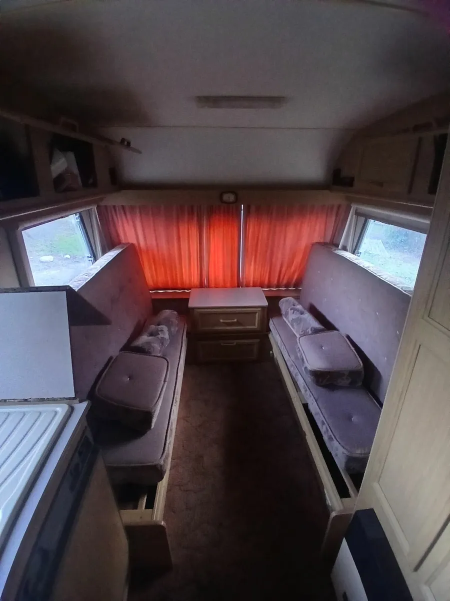 Caravan - Image 4