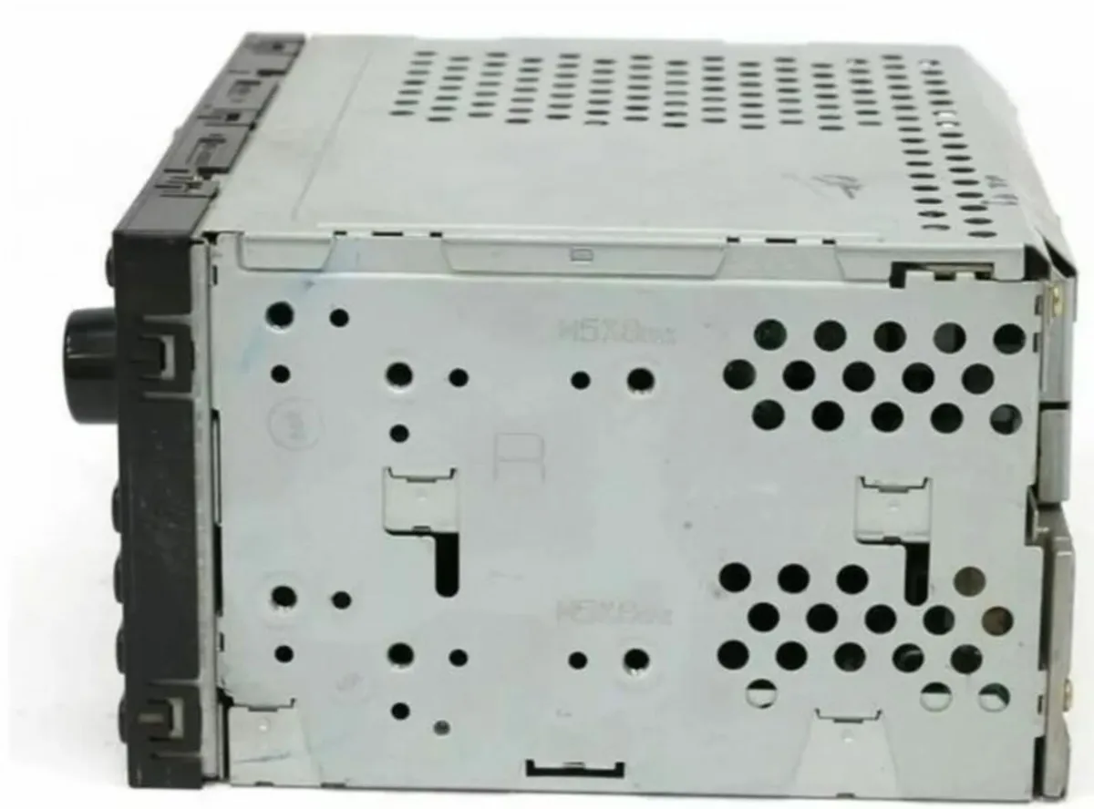 Toyota Camry & Others 1999-2003 Double DIN Radio - Image 4