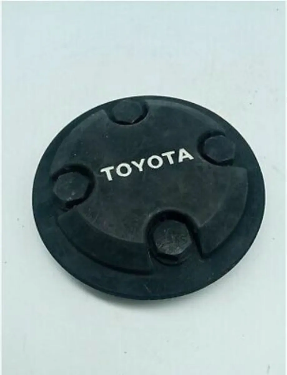 Set of 4 x Genuine Toyota Corolla E9 Wheel Caps - Image 4