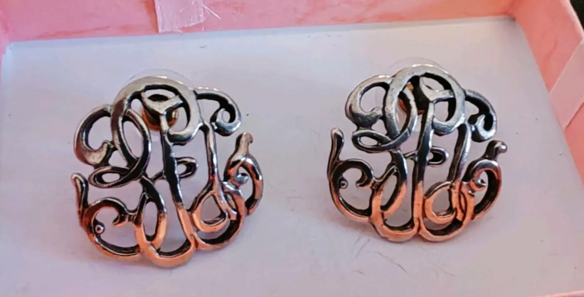 Retro Celtic design earrings - Image 1