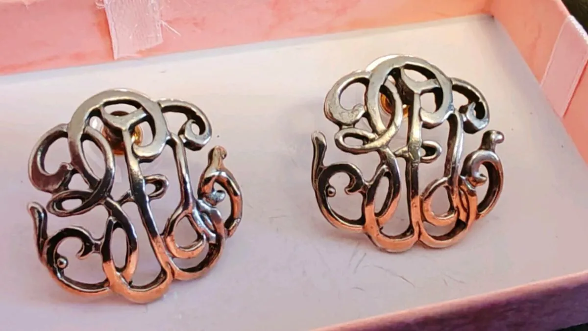 Retro Celtic design earrings - Image 3