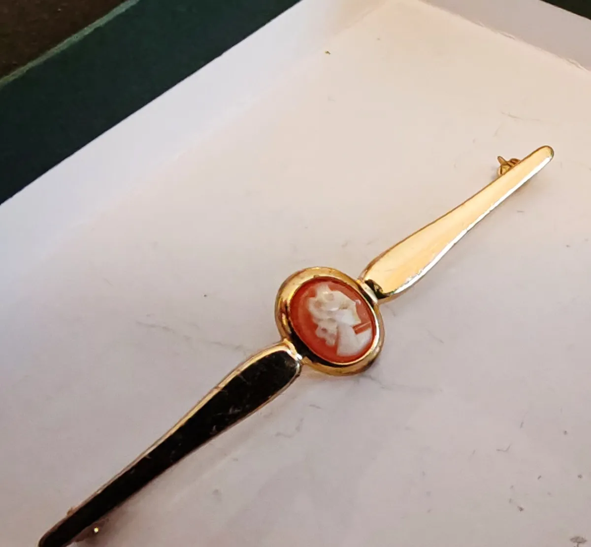 Vintage gold Cameo brooch - Image 3